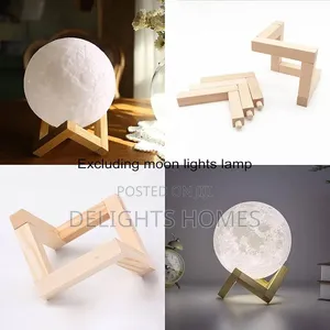 Moon.light Lamp on a Wood Chip Bamboo Stand_pa