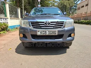 Toyota Hilux 2014 Gray