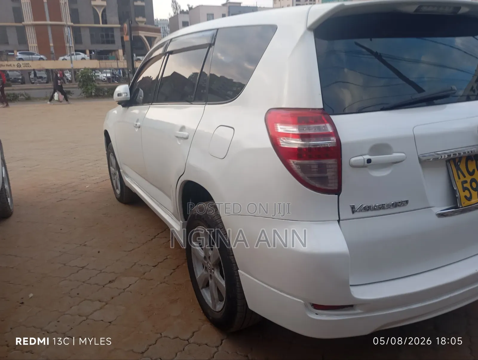 Toyota Vanguard 2008 White