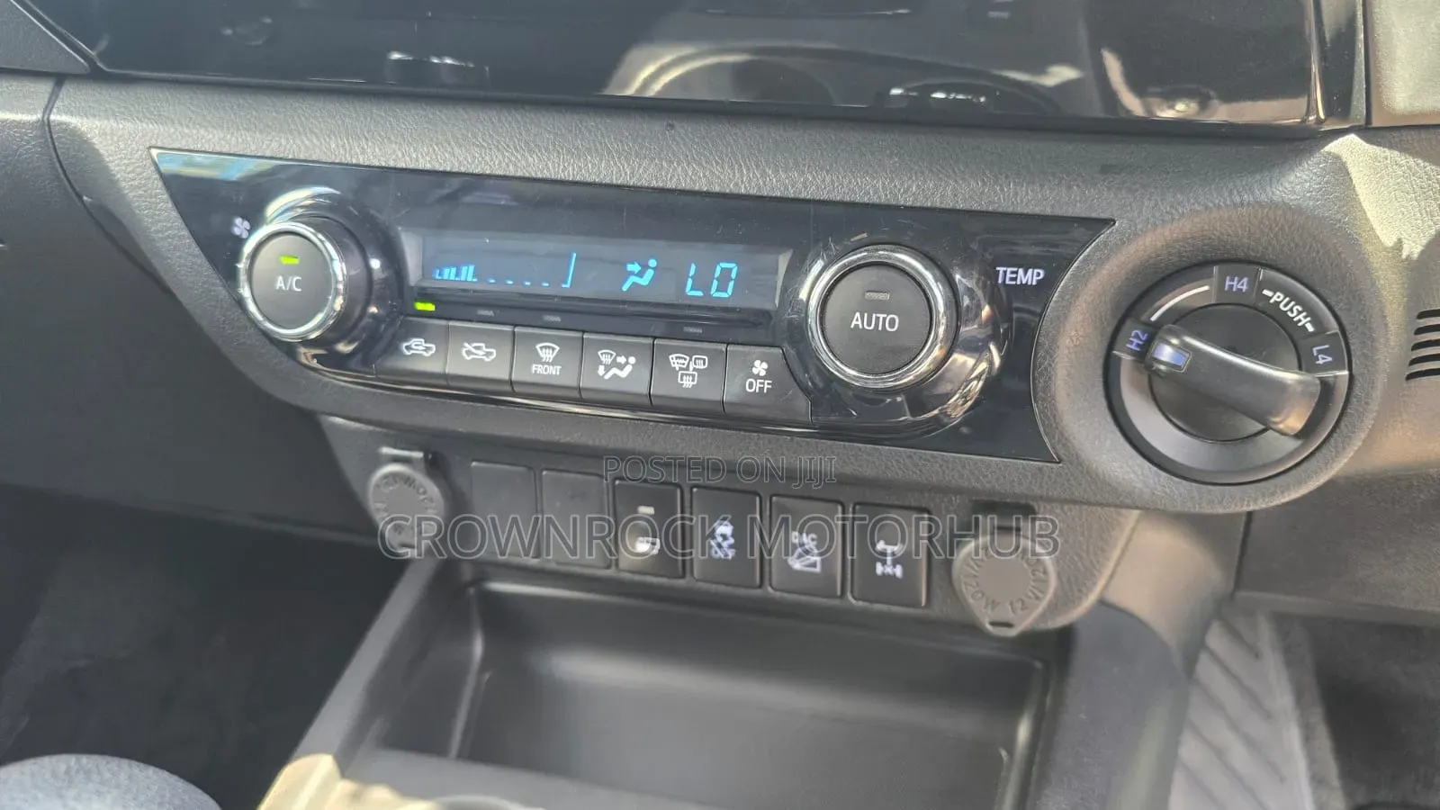 Toyota Hilux 2019 Black
