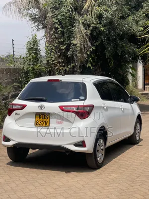 Toyota Vitz 2017 White