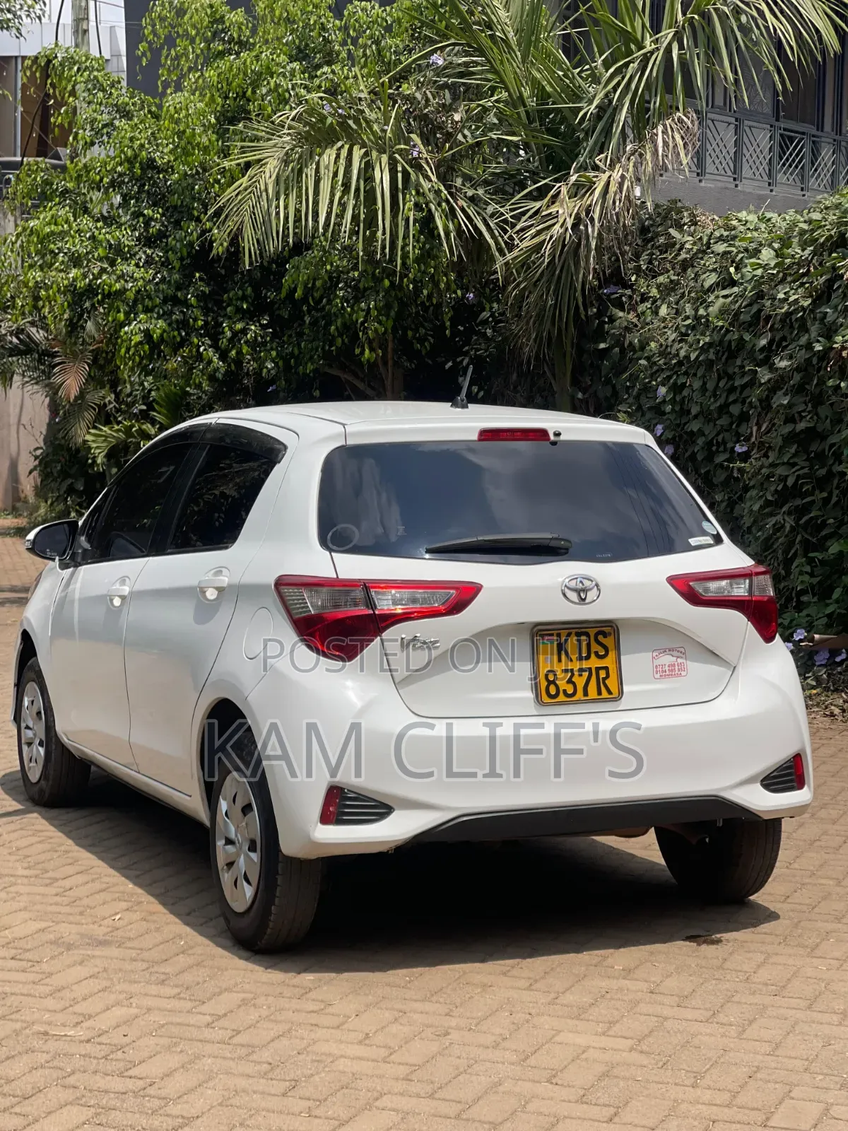 Toyota Vitz 2017 White