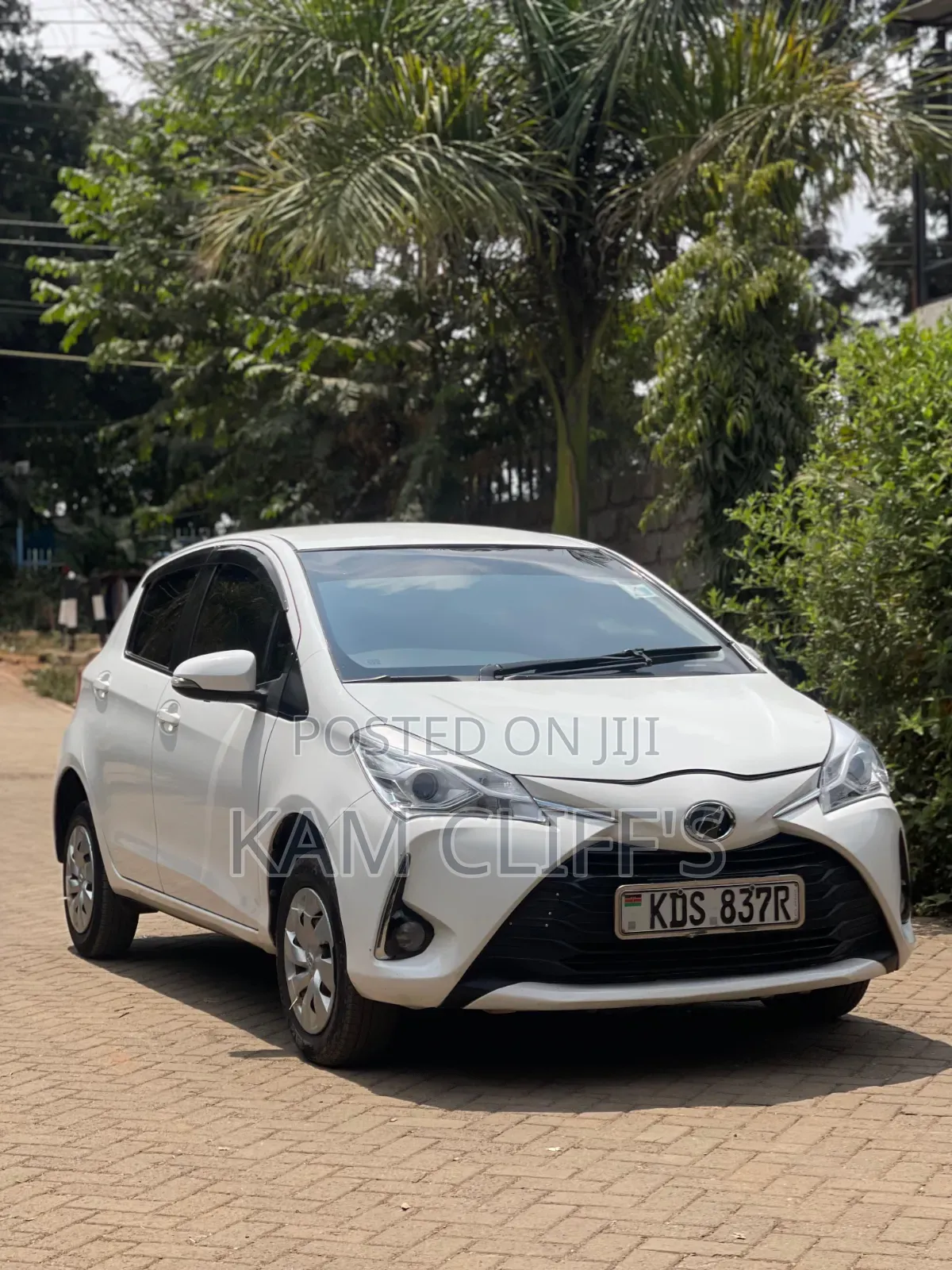 Toyota Vitz 2017 White