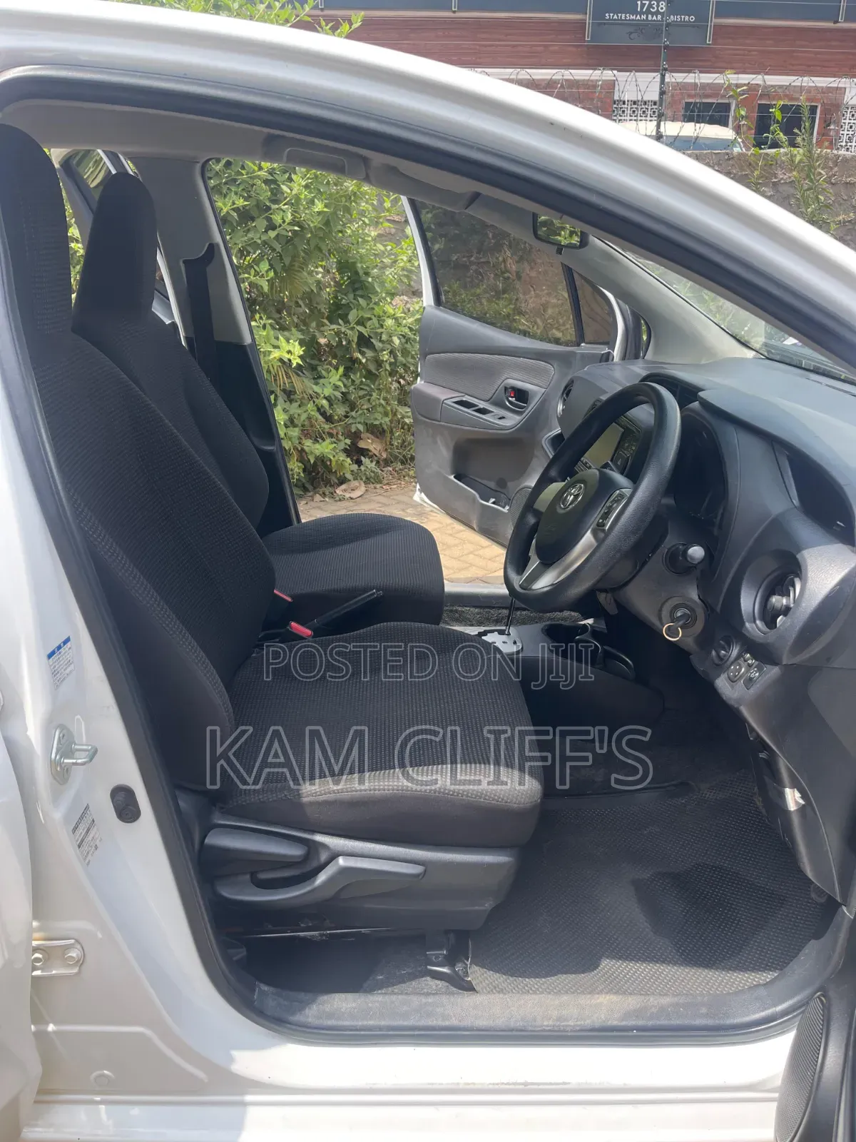 Toyota Vitz 2017 White
