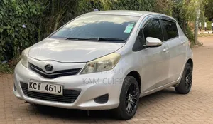 Toyota Vitz 2012 Silver