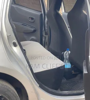 Toyota Vitz 2012 Silver