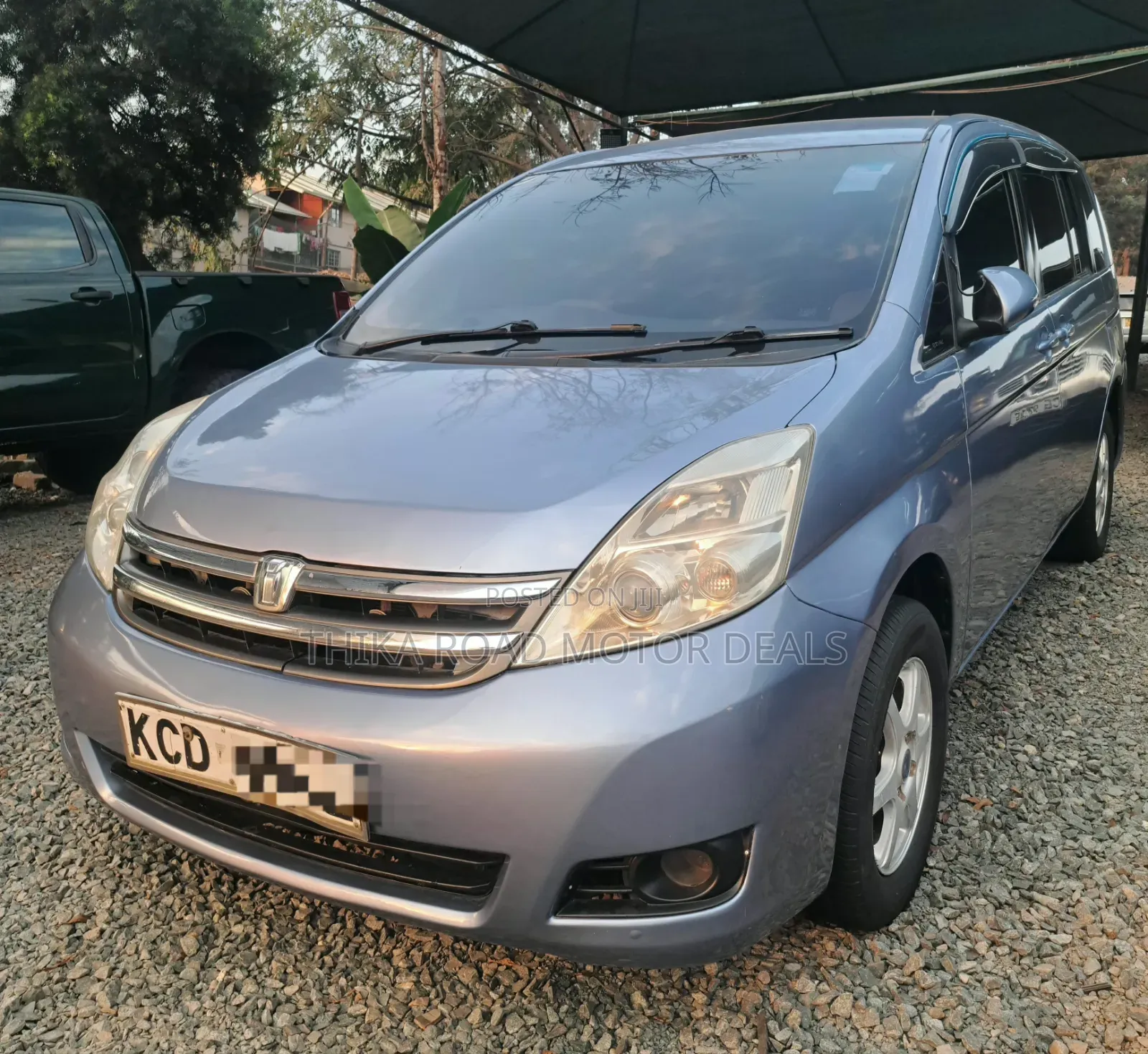 Toyota ISIS 2009