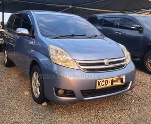 Toyota ISIS 2009