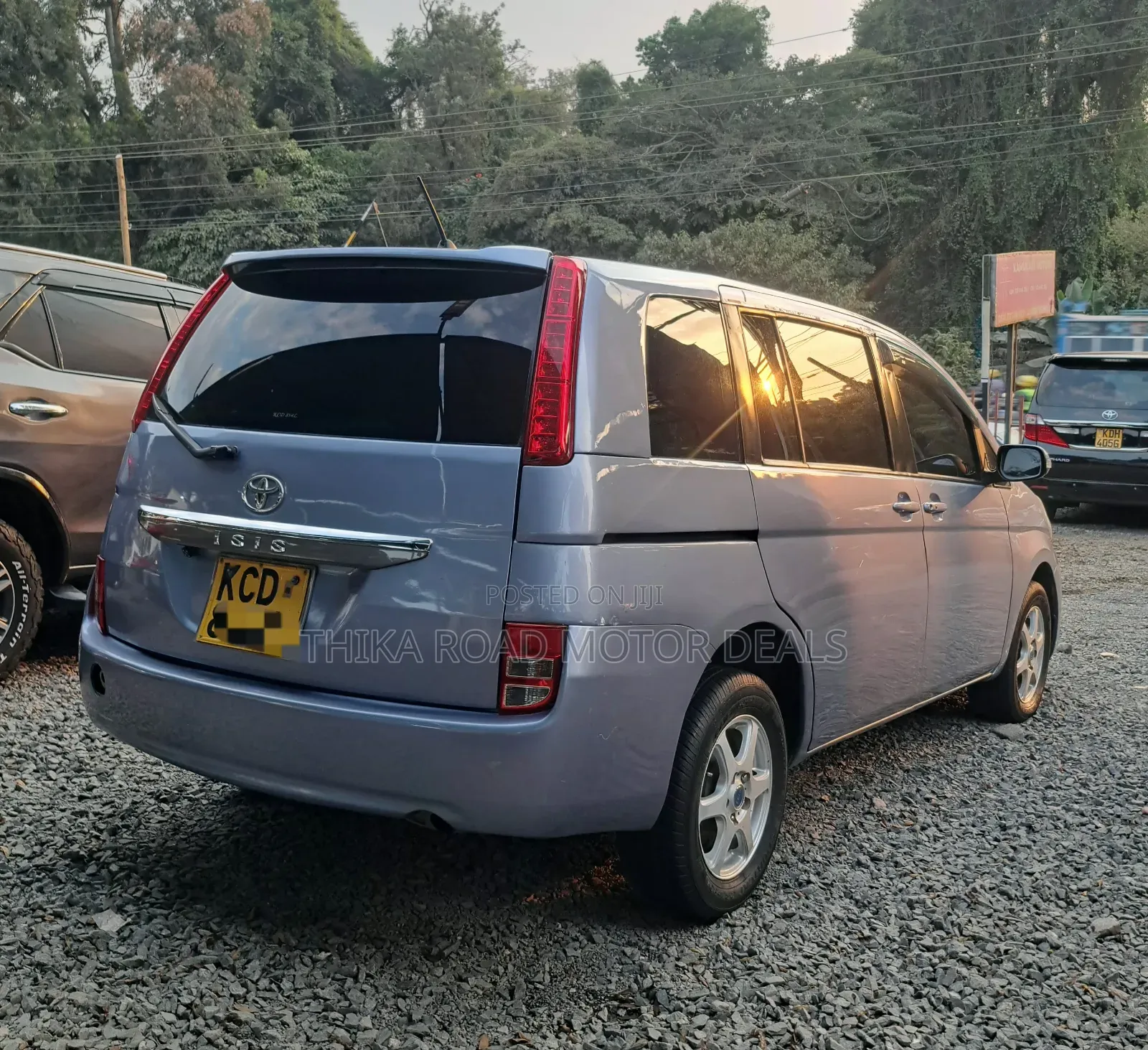 Toyota ISIS 2009