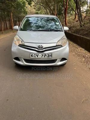 Toyota Ractis 2012 Silver