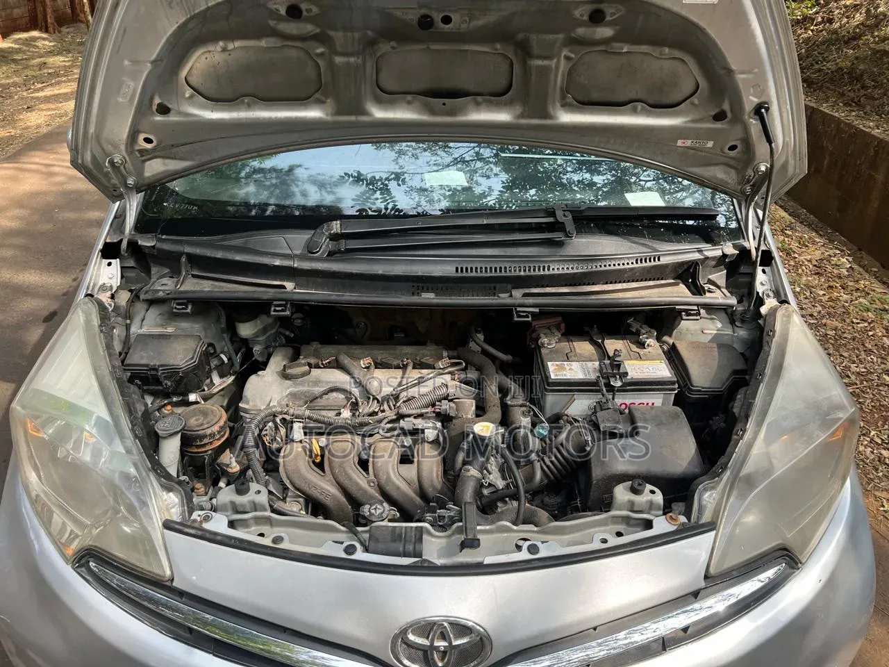 Toyota Ractis 2012 Silver