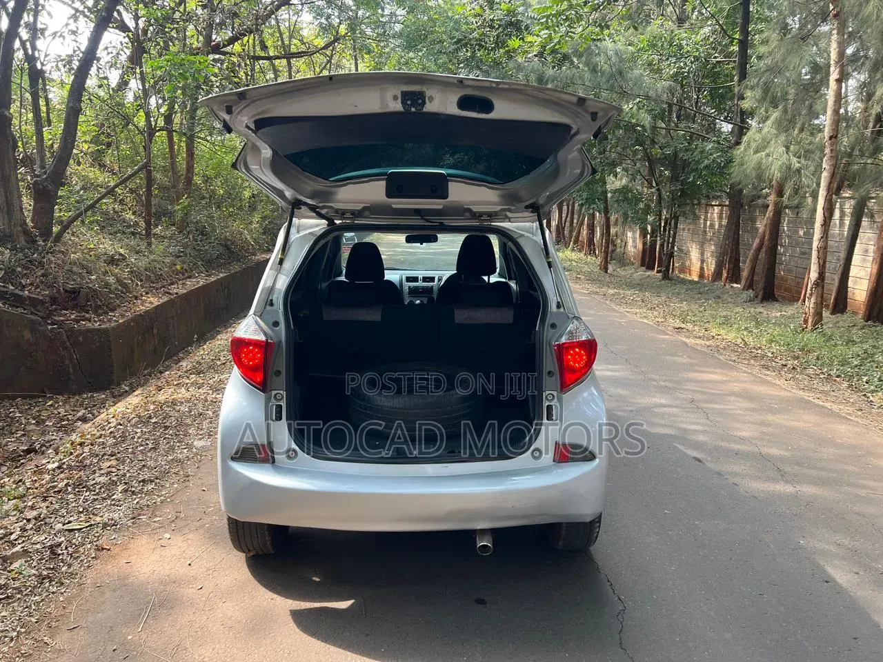 Toyota Ractis 2012 Silver
