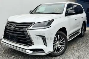 Lexus LX 570 AWD 2019 White