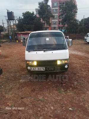 Nissan Caravan (Urvan) 2004 White
