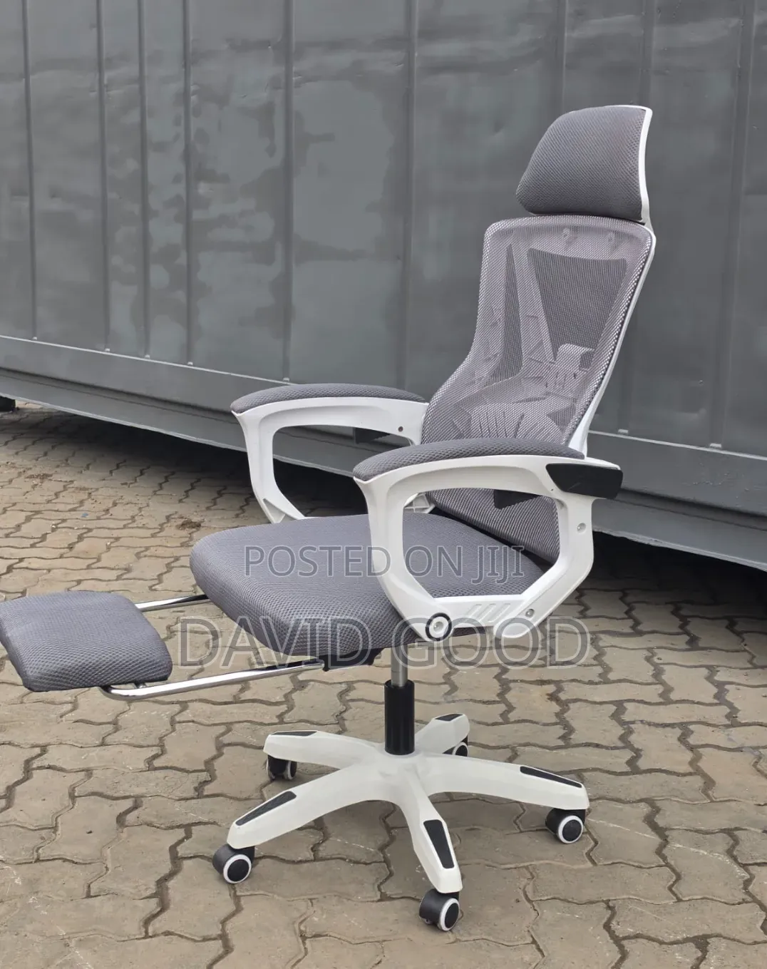 Ergonomic White Chair With Foolrest
