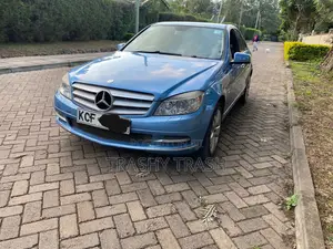 Mercedes-Benz C200 2010 Blue