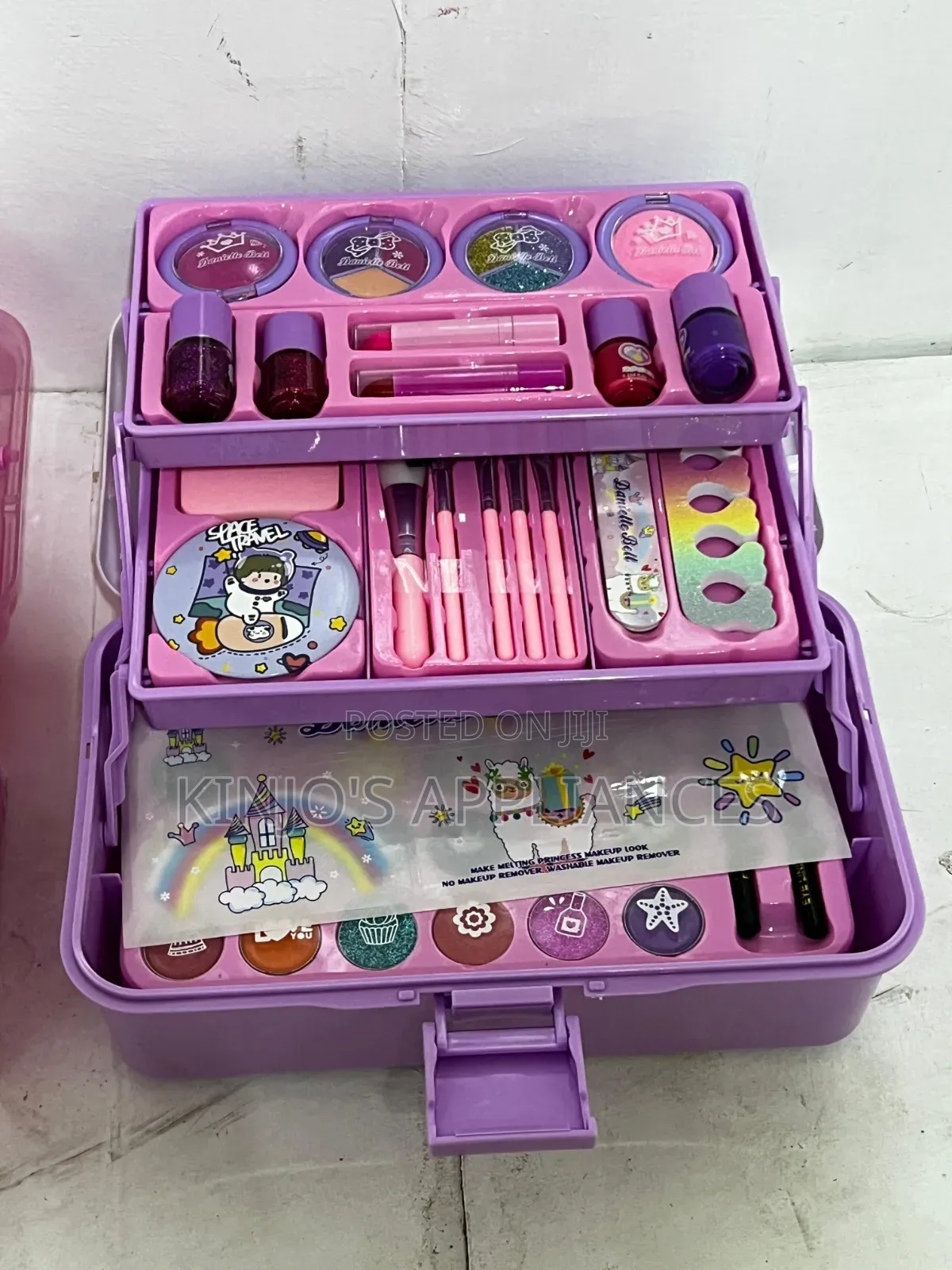 Kids Make Up Kit Available
