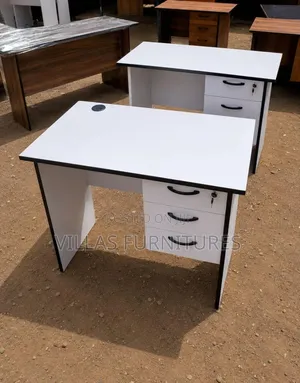 Compact 0.9m Wooden Desk for Smooth Computer Work Routines
