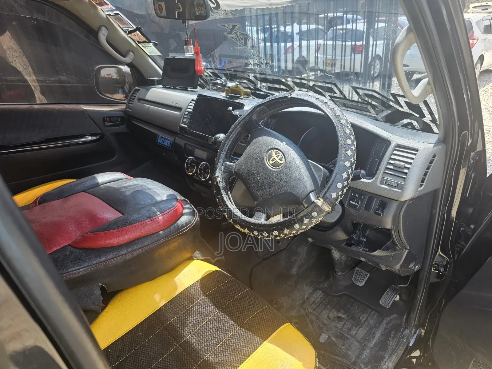 Toyota HiAce 2014 Black