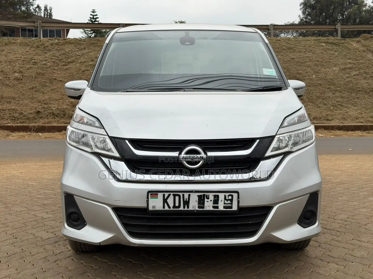 Nissan Serena 2018