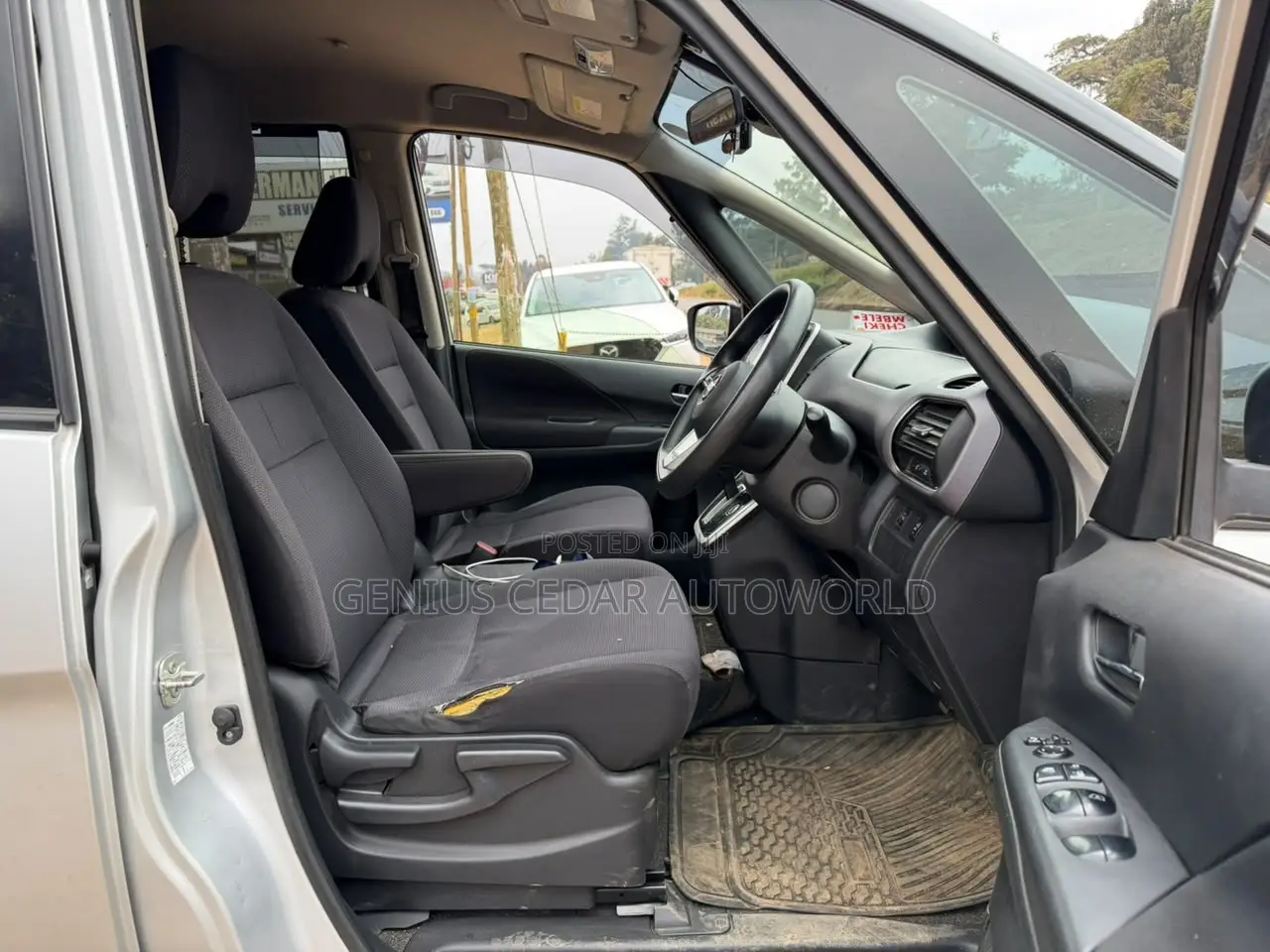 Nissan Serena 2018