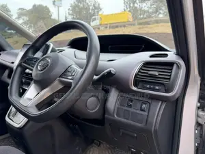Nissan Serena 2018