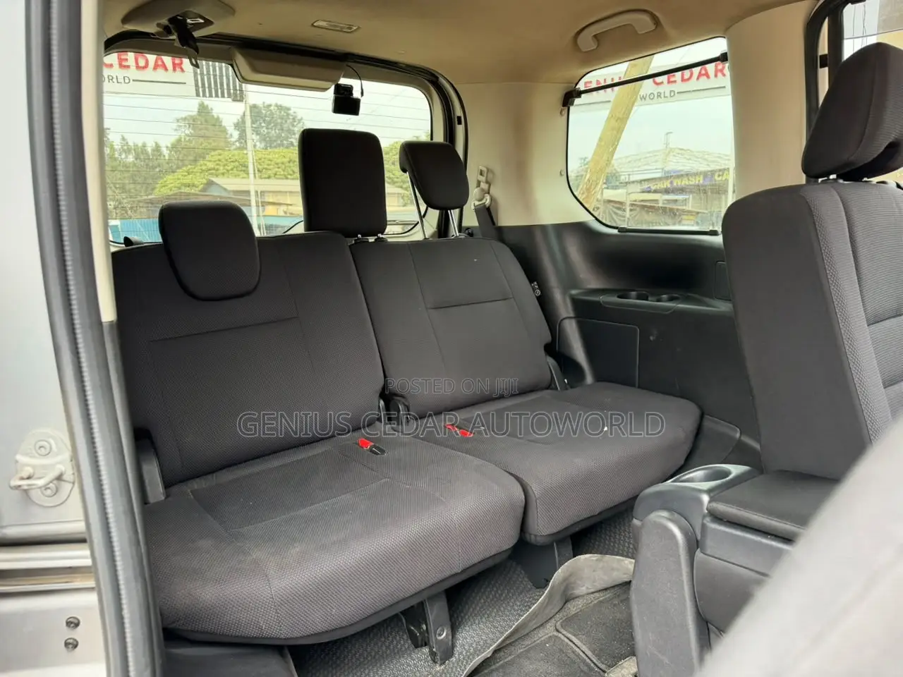 Nissan Serena 2018