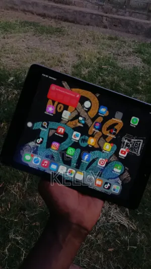 Apple iPad 9.7 128 GB Silver