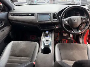 Honda Vezel 2018 Red
