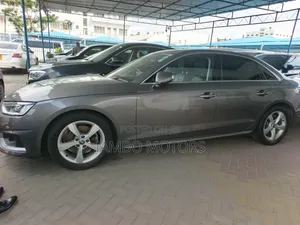Audi A4 Premium Plus 2022 Gray