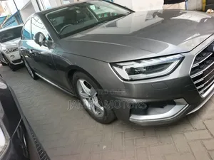 Audi A4 Premium Plus 2022 Gray