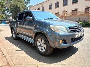 Toyota Hilux 2014 Gray