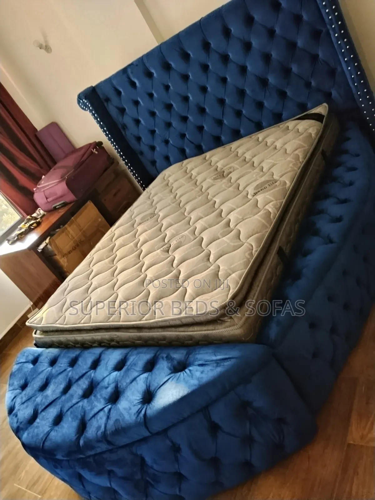 5x6 Elegant Dreamy Circular Upholstered Bed