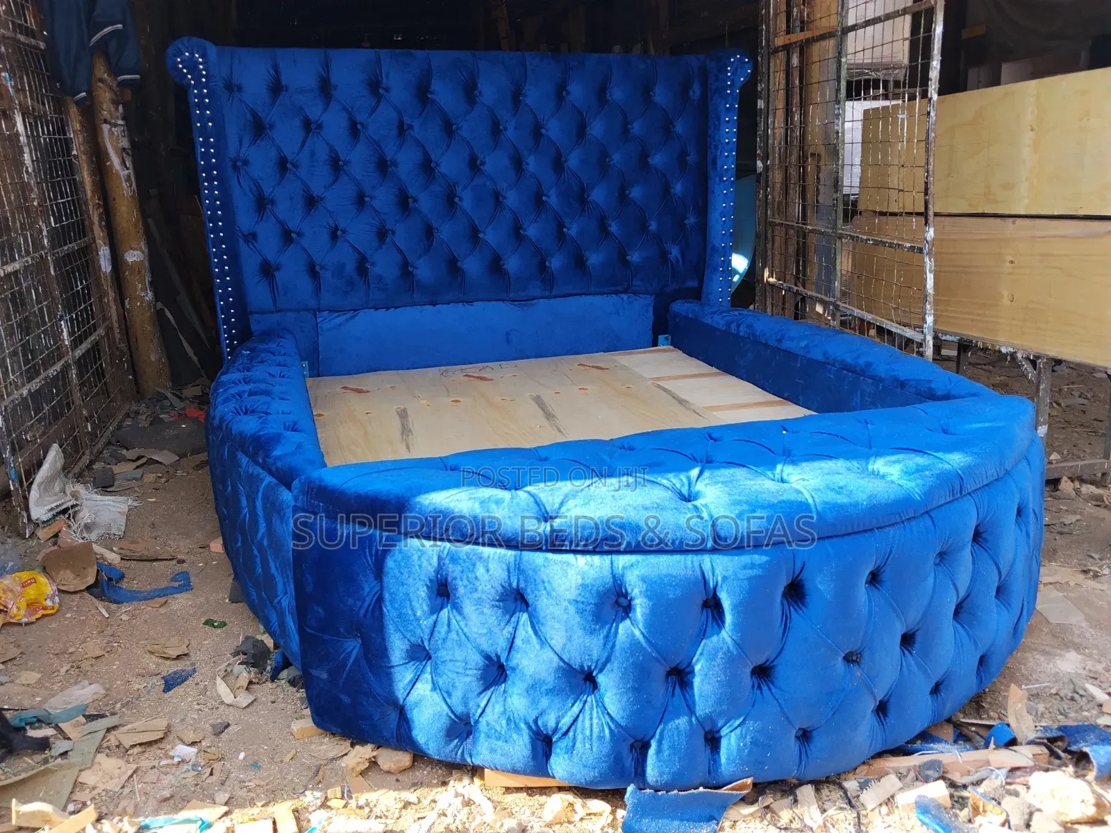 5x6 Elegant Dreamy Circular Upholstered Bed