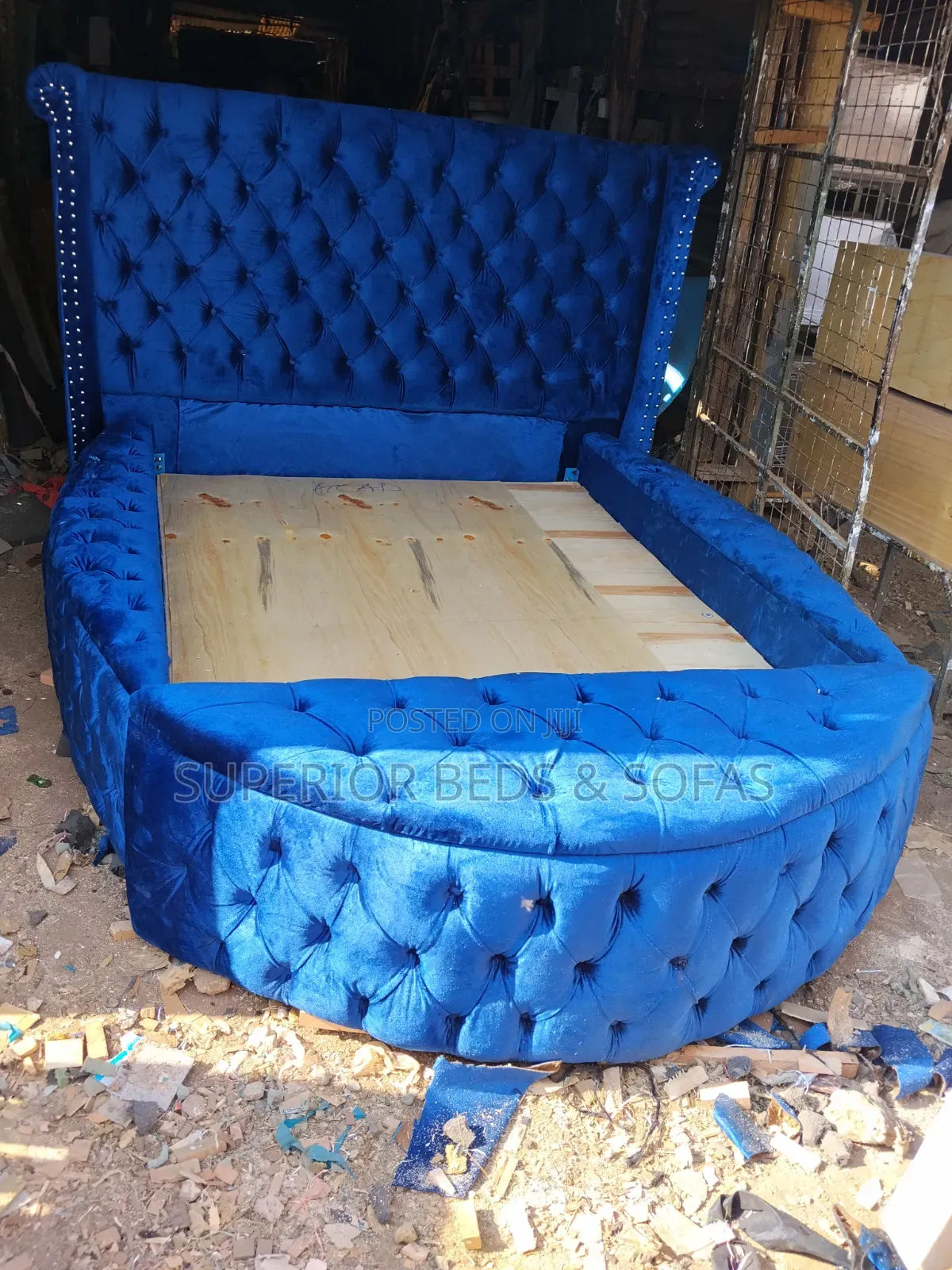 5x6 Elegant Dreamy Circular Upholstered Bed