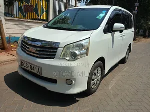 Toyota Noah 2012 Pearl