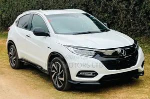 Honda Vezel 1.5 2WD 172 hp 2019 Off white