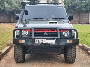 Mitsubishi Pajero 1996 Green
