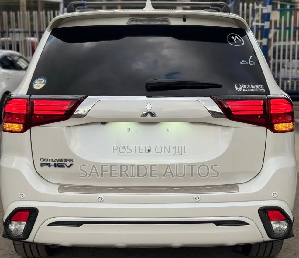 Mitsubishi Outlander 2019 White