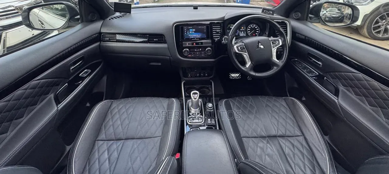 Mitsubishi Outlander 2019 White