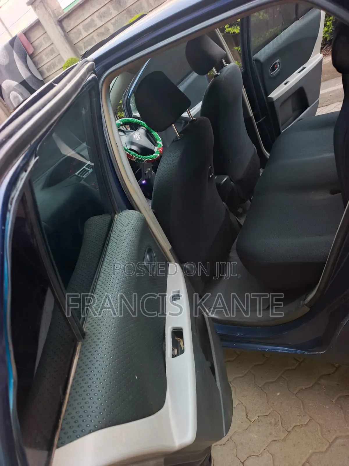 Toyota Vitz 2011