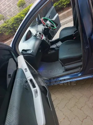 Toyota Vitz 2011