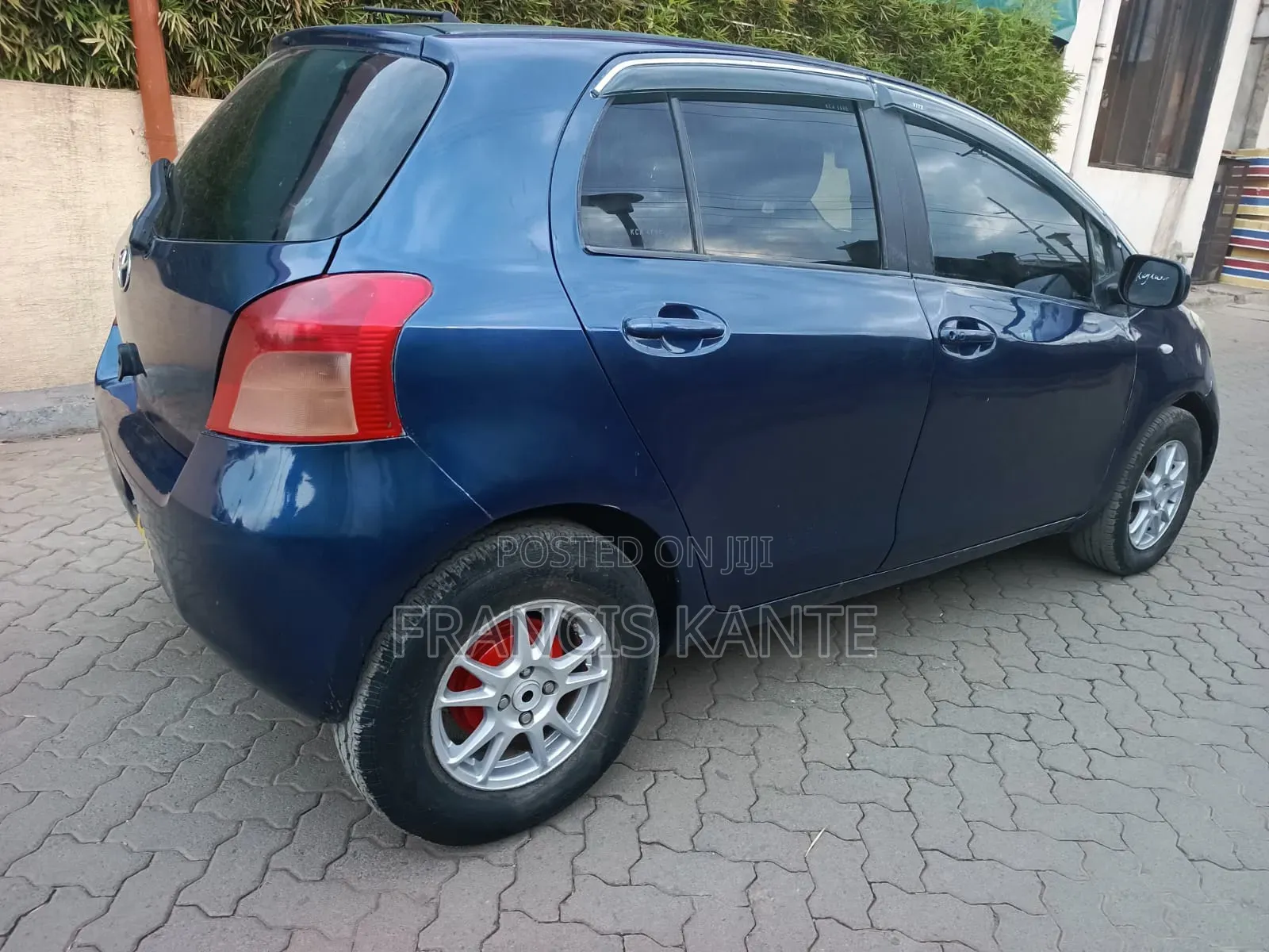 Toyota Vitz 2011