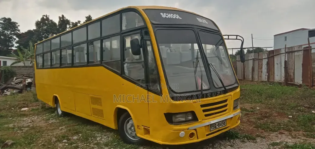 Isuzu FRR 2012 Yellow