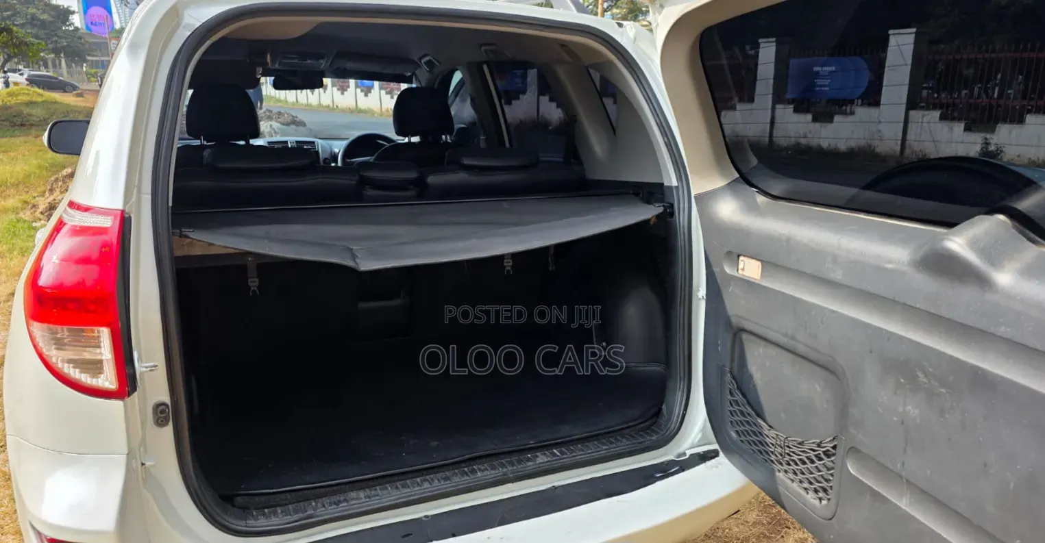 Toyota RAV4 2008 White