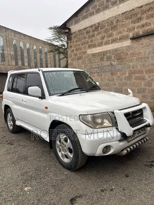 Mitsubishi Pajero 2000 White