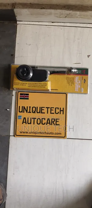Universal Automatic Power Antenna Car Radio Aerial