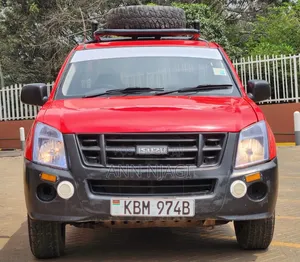 Isuzu D-MAX 2010 Red