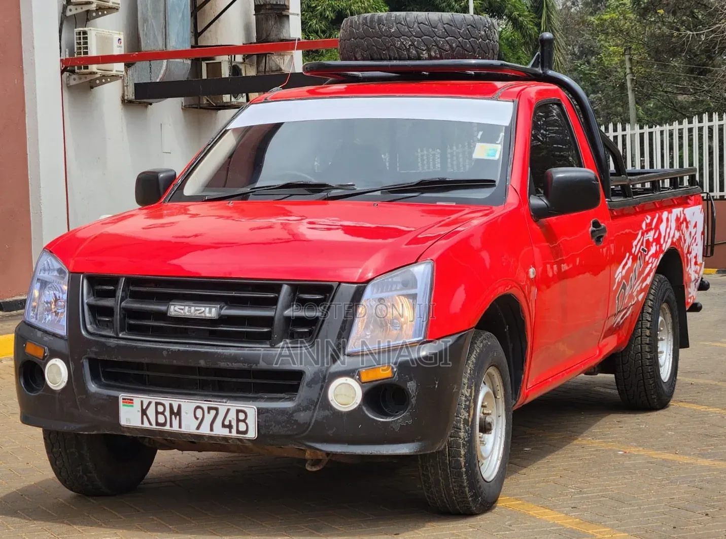 Isuzu D-MAX 2010 Red