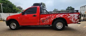 Isuzu D-MAX 2010 Red